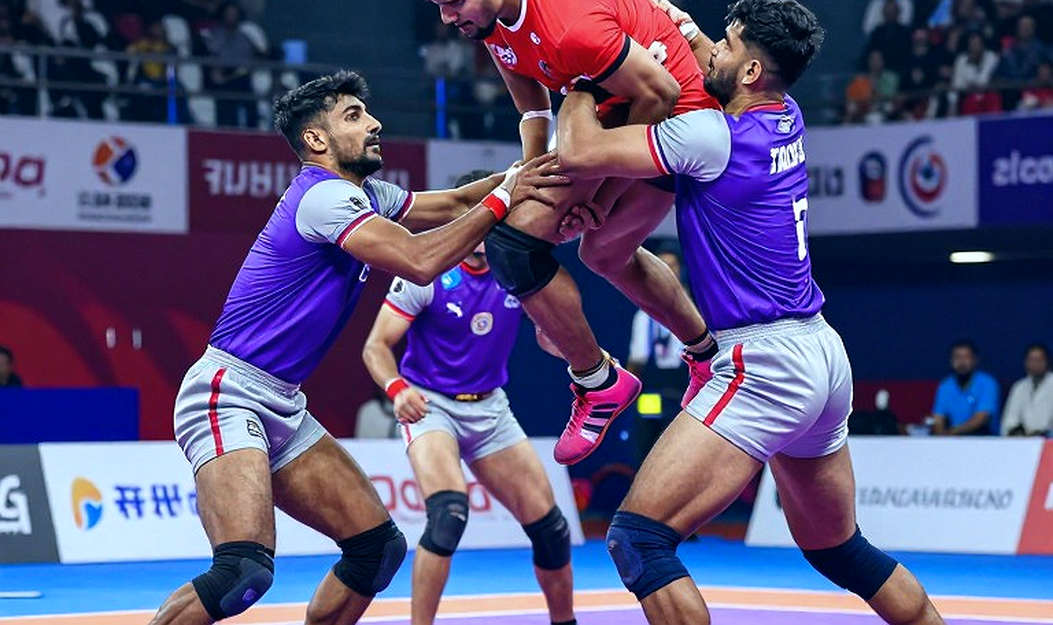 नीलामी दुबकी खरीदती है; सीज़न तीसरे रेड से जीते जाते हैं