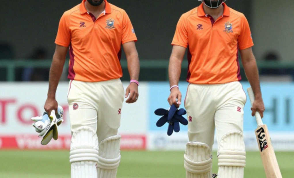 स्टार्क का 6/72 और 221/4 का भ्रम: पहले दिन का असली स्कोरकार्ड कहीं और लिखा गया स्टार्क का 6/72 और 221/4 का भ्रम: पहले दिन का असली स्कोरकार्ड कहीं और लिखा गया